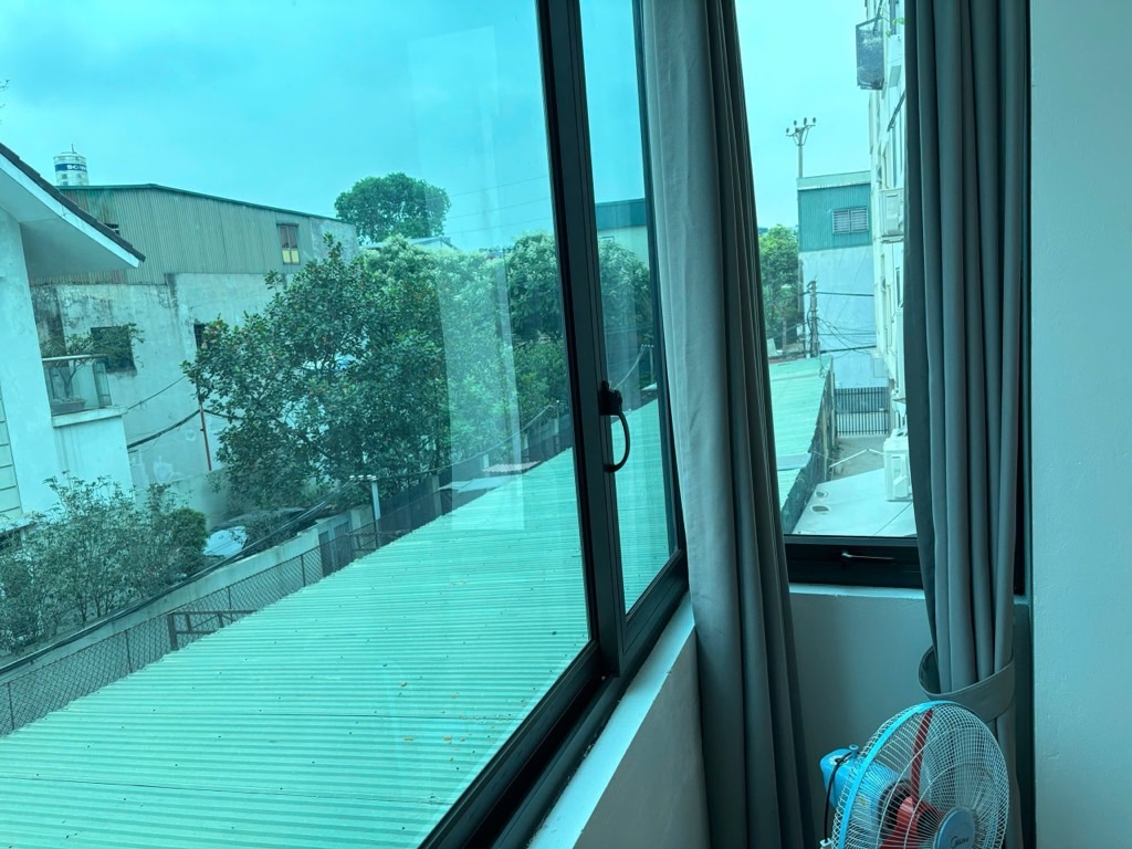 BÁN NHÀ GIA QUẤT-Ô TÔ ĐỖ TẬN CỔNG VỊ TRÍ ĐẮC ĐỊA